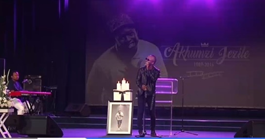 Vusi Nova