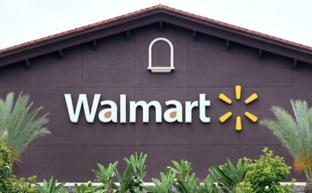 Walmart to keep selling guns