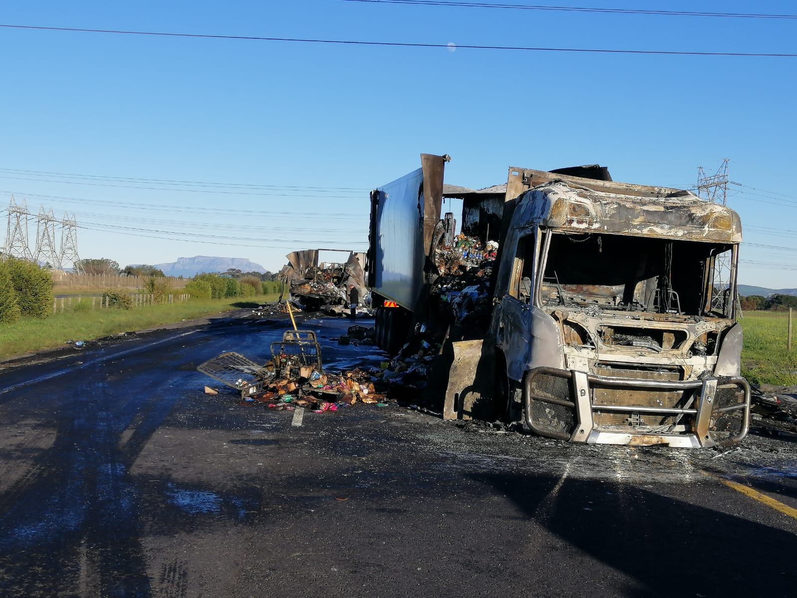 trucks set alight on N12