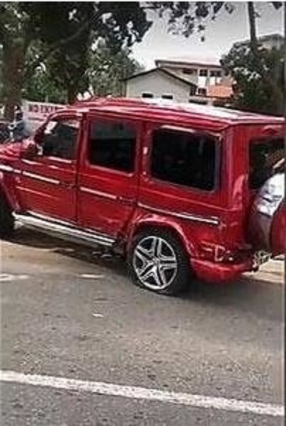 Mercedes-Benz G-Wagon crashes
