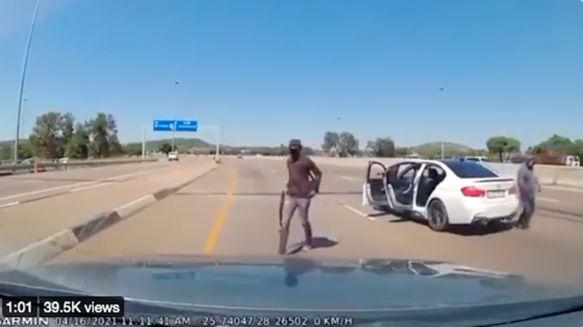 Victim robbed in broad daylight on N4 after withdrawing cash