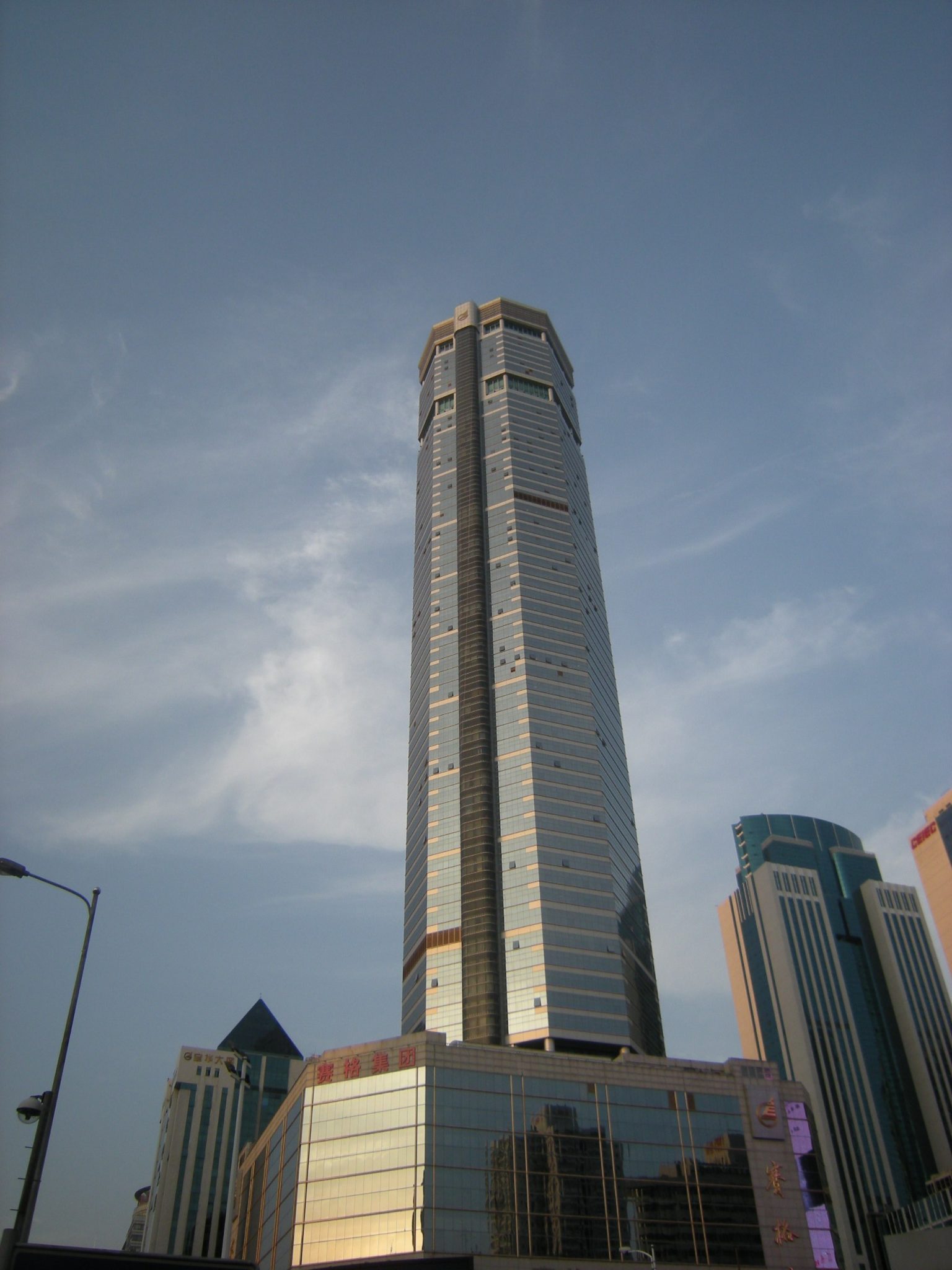 china skyscraper wobbles