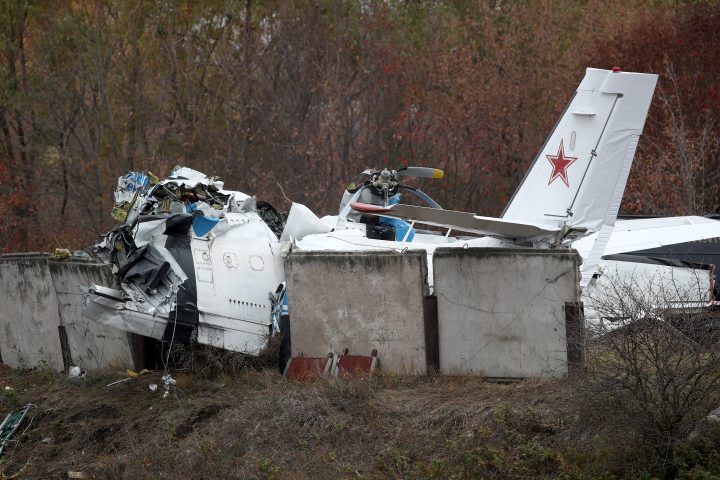 16 killed after Russian plane
