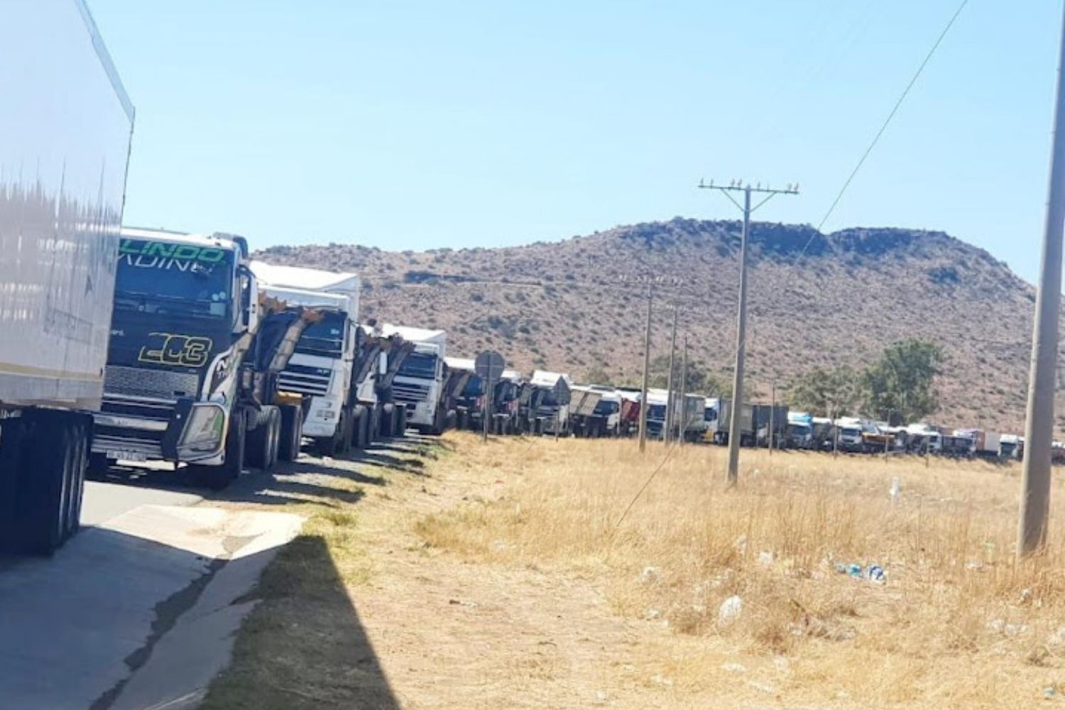 2 die in crash on blocked N5 as truck drivers protest leaves N3 backed up