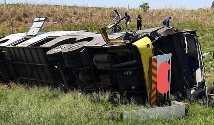 9 dead after bus plunges into river in KZN