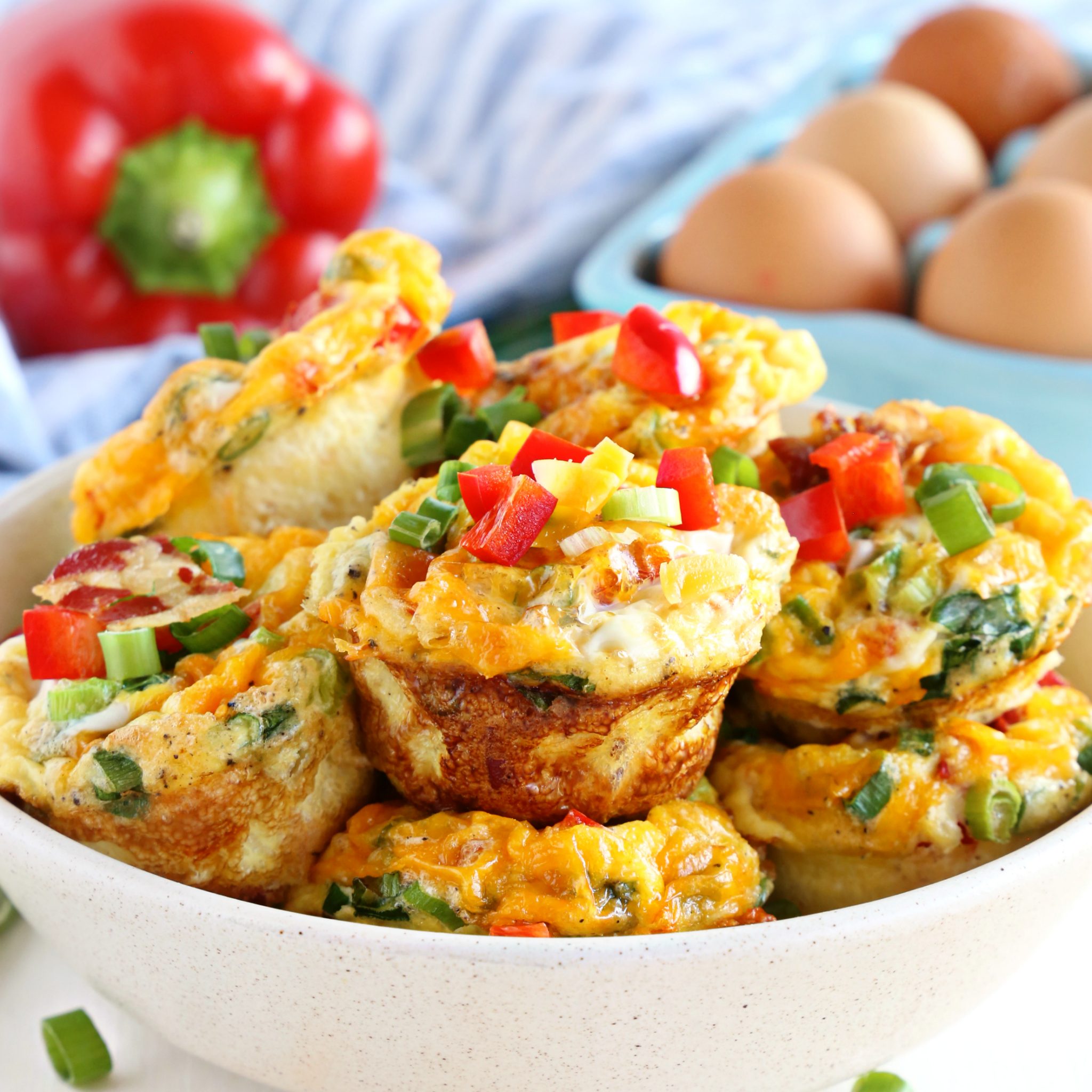Bacon and egg breakfast muffins