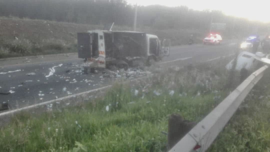 Cash-in-transit in Krugersdorp, 2 security guards injured as robbers bomb money van