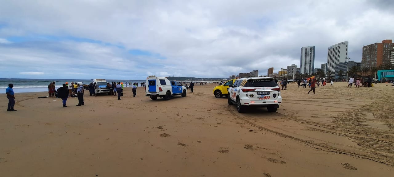 Drowning victim found floating between bathers