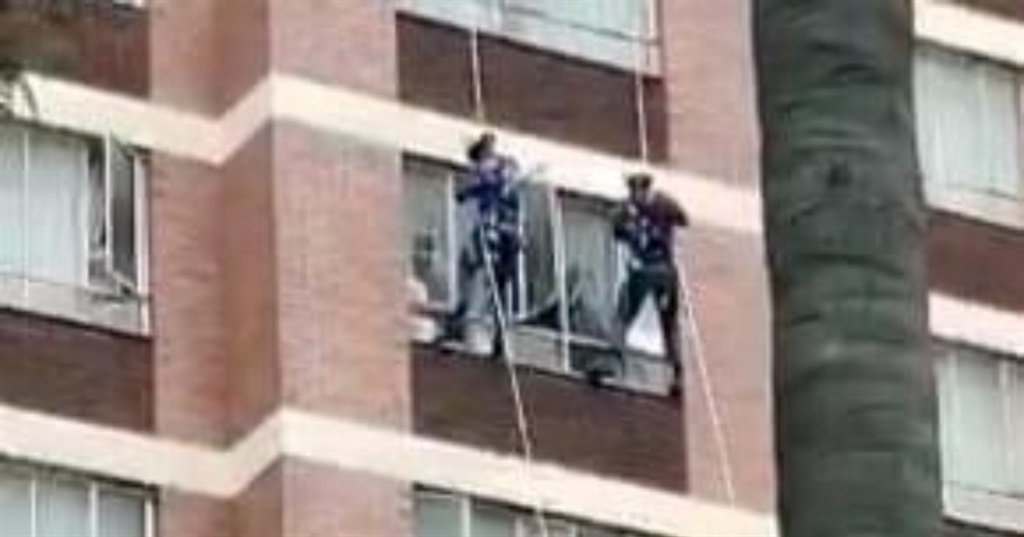 Police called in as SA woman hangs her 3-year-old daughter out of 5th-floor window
