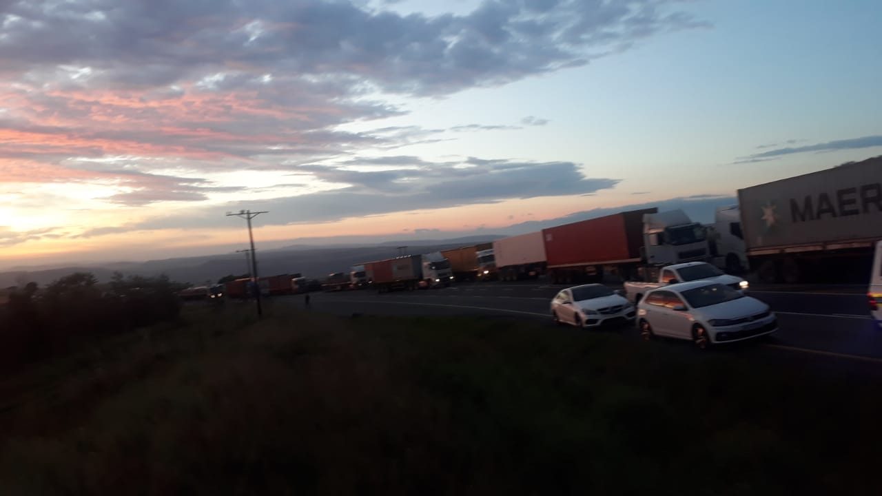 Protesting truck drivers block N3 near Van Reenen