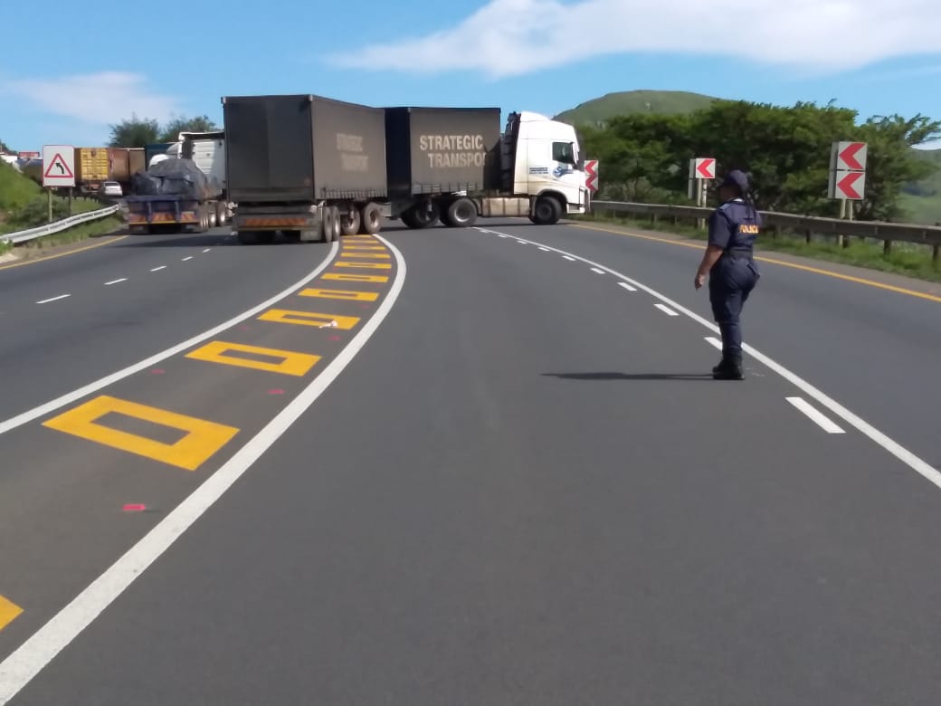 Protesting truck drivers block N3 near Van Reenen