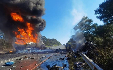 Bus collides with fuel tanker on N2 in Eastern Cape claiming lives of 2 passengers