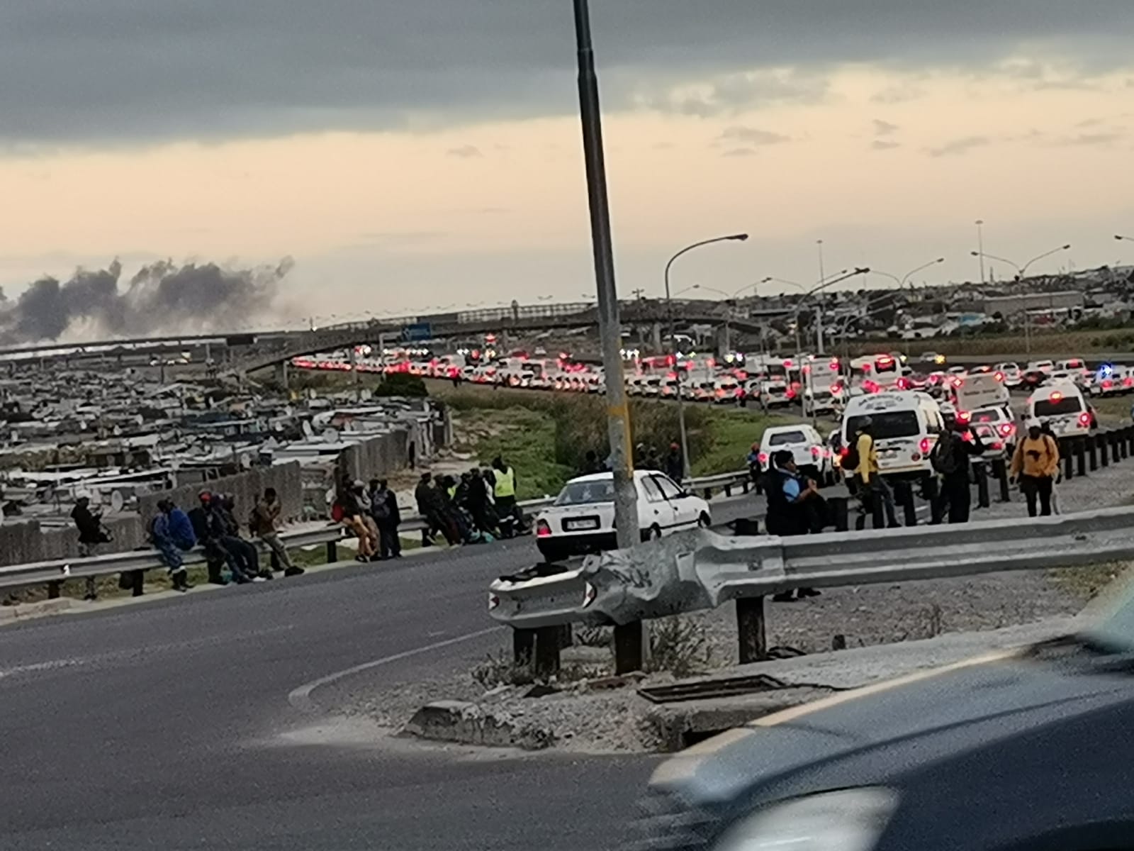 Cape Town taxi drivers cause massive disruptions, gridlock on N2 ahead of march