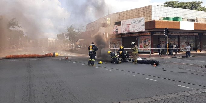 Underground fire in Joburg CBD trips power