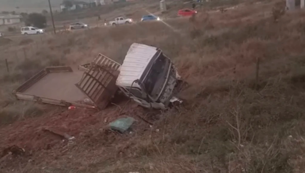 6 pupils killed in horror crash