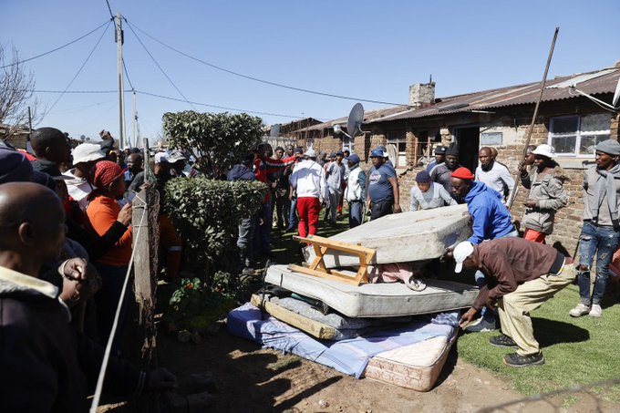 Mohlakeng community protest illegal mining