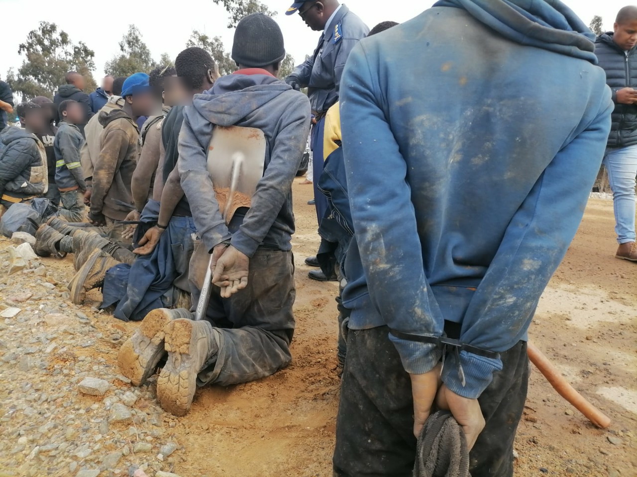 Police seize R2.5 million gold-bearing material from zama-zamas in Gauteng