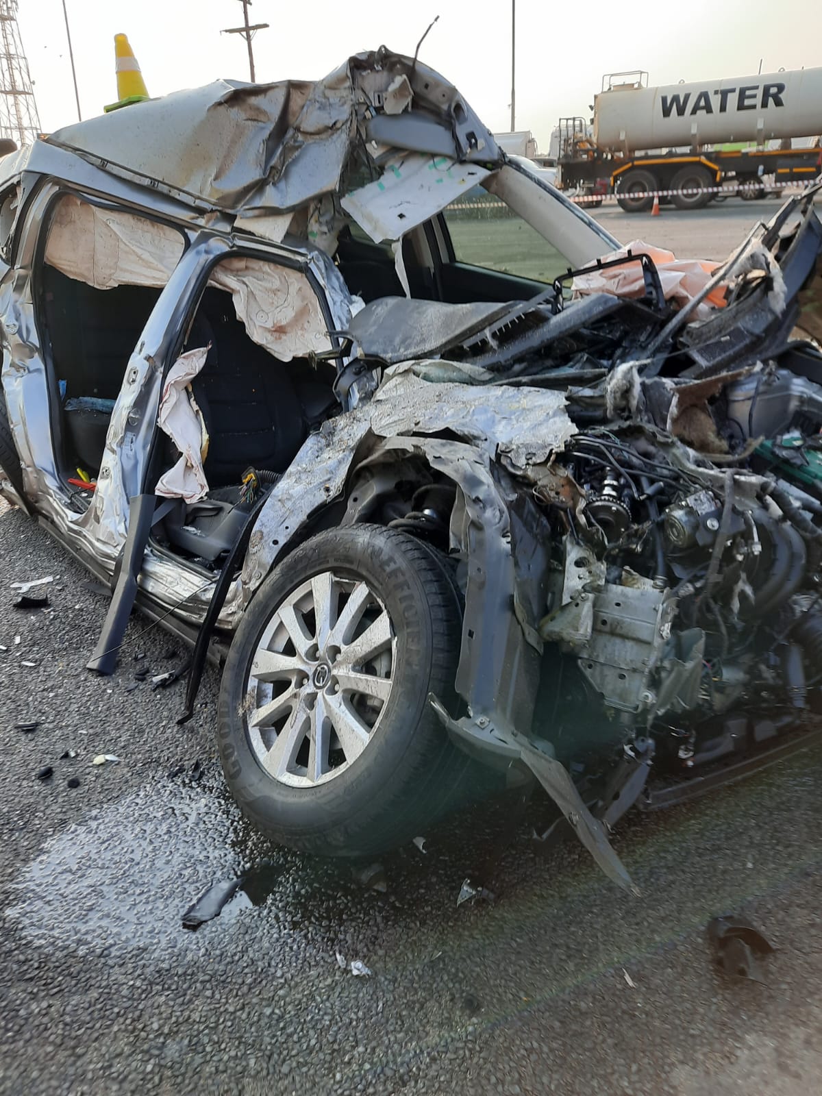 Horror Crash kill 1 leaves 4 Critical