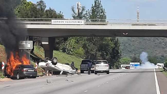 Chaos as robbers hit a cash-in-transit van on N4 highway