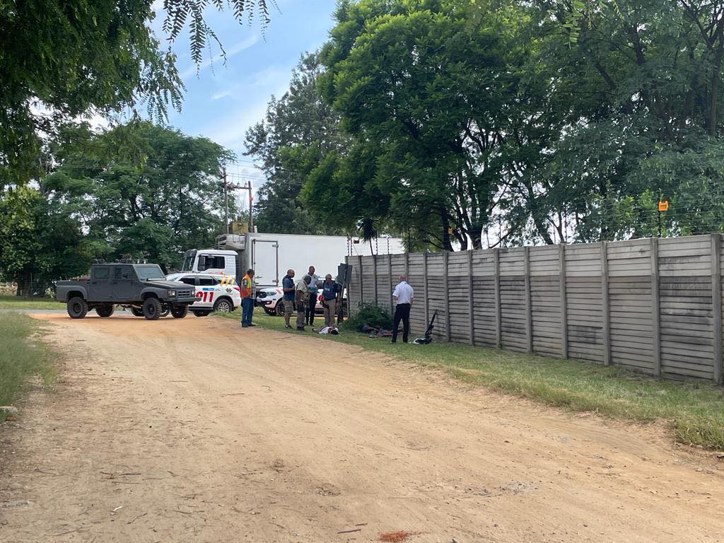 4 suspects killed in shootout & 2 more held after cops foil courier vehicle hijacking in Midrand
