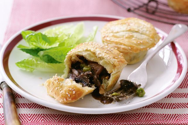 Beef mushroom and red wine pies recipe