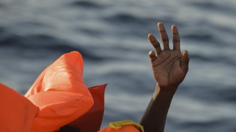 40 migrants