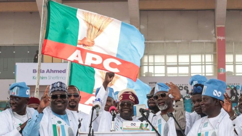 Nigerians vote for new president in closely fought election