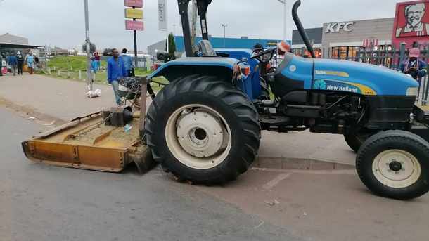 Municipal tractor driver in Ekurhuleni arrested for drunken driving