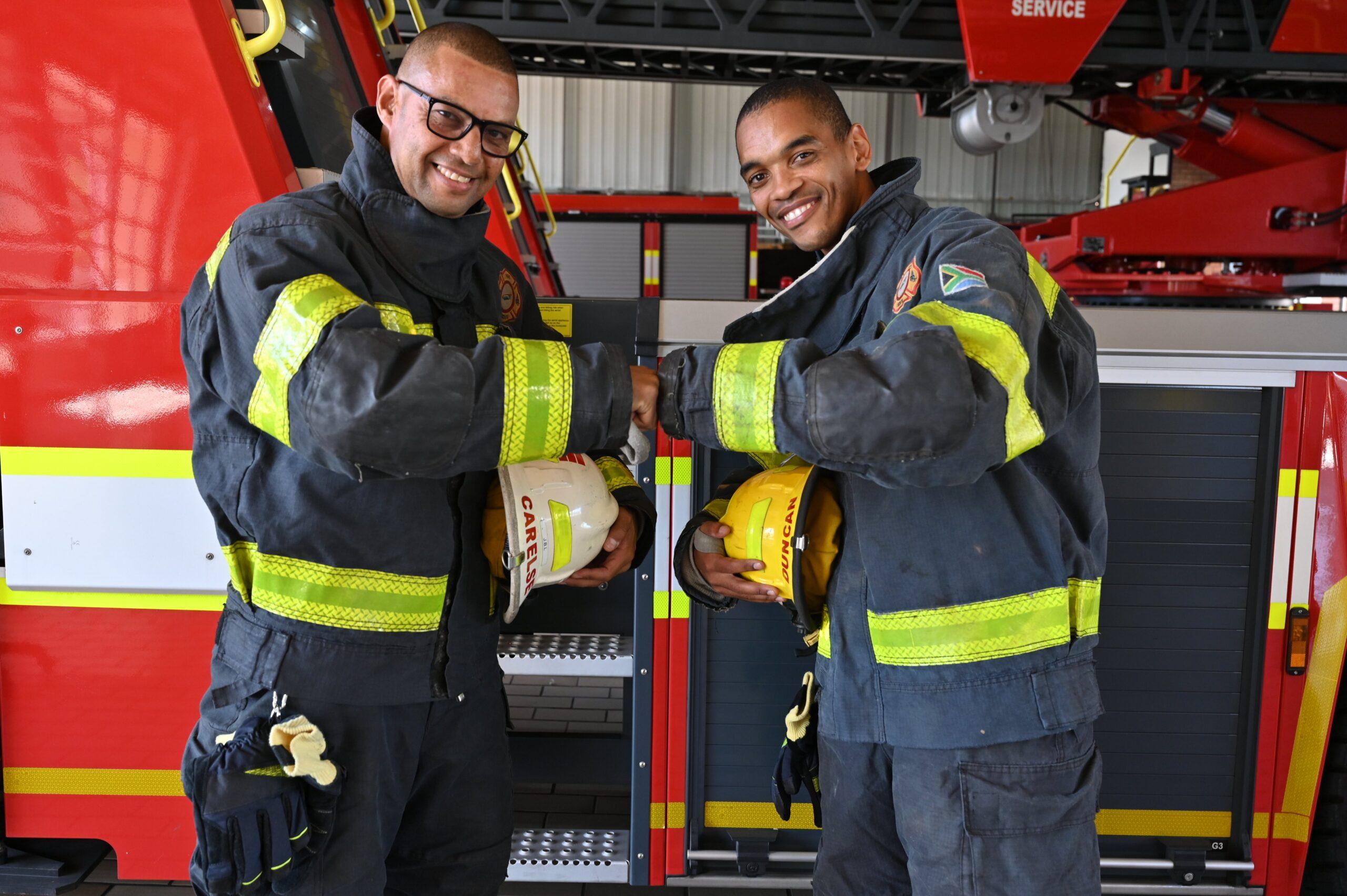 Cape firefighters tackle Two Oceans Marathon in full gear to raise funds for NPO