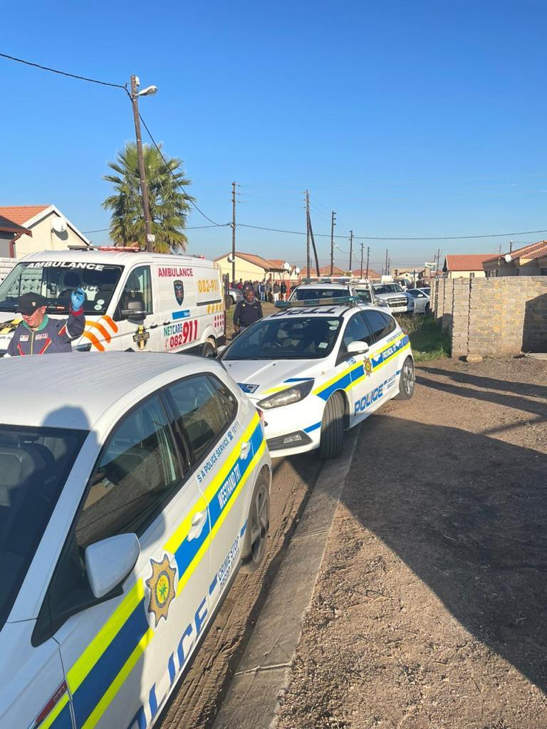 Eight dead, four seriously injured in shoot-out with police