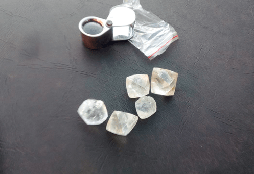 2 South Africans and 2 Namibians arrested in Pretoria for possession of R3.7 million worth of diamonds