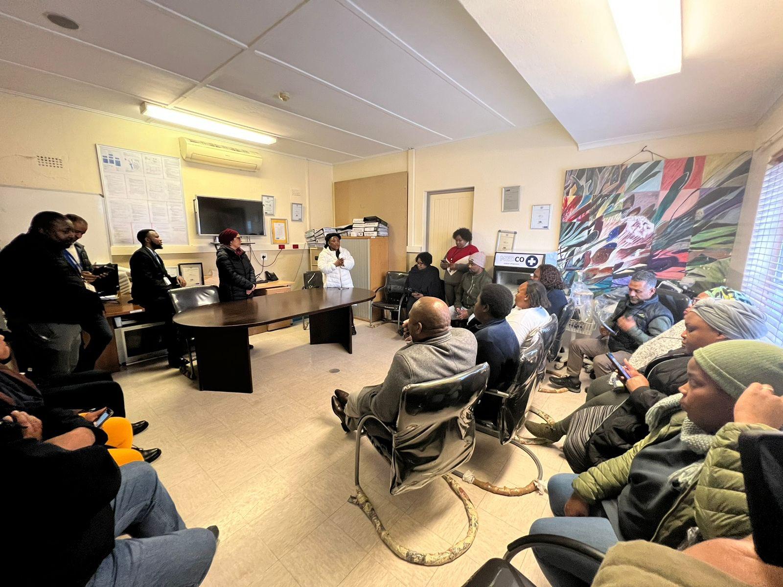 Western Cape Health MEC calls on SAPS to prioritize robbery at Gugulethu health facility