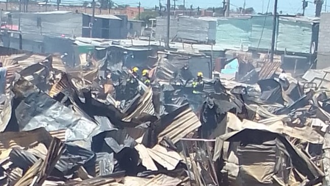 1 injured as 200 structures burn in Du Noon