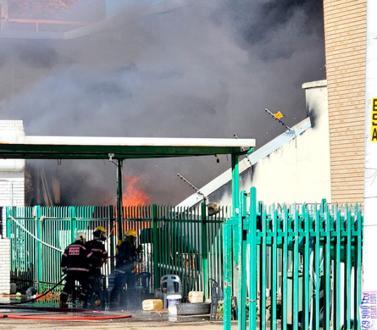 Factory workers escape building fire in Durban