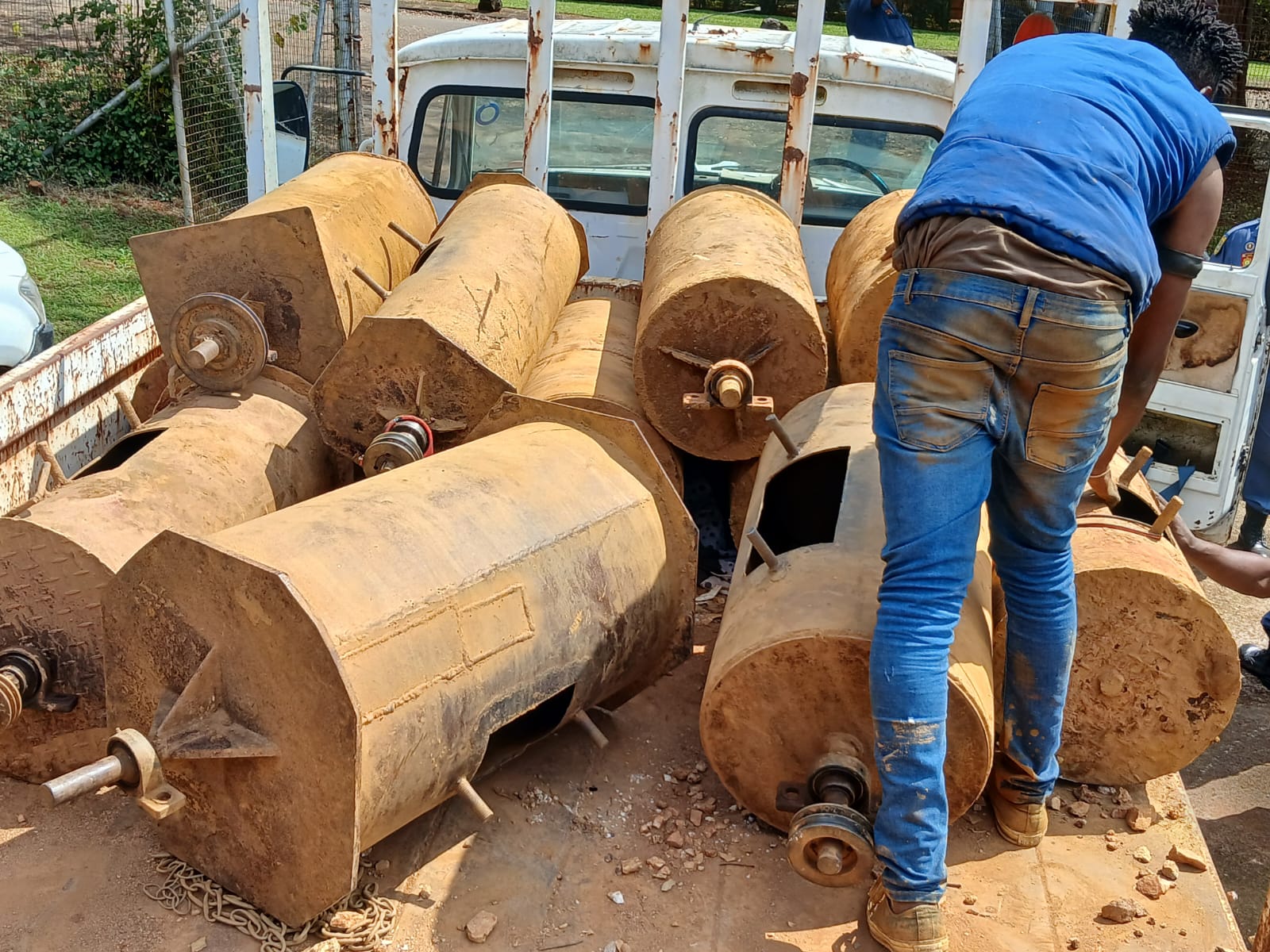 Police seize mining equipment in Sabie informal settlement, zama zamas flee