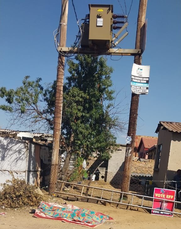 EFF campaigner loses life while hanging party posters
