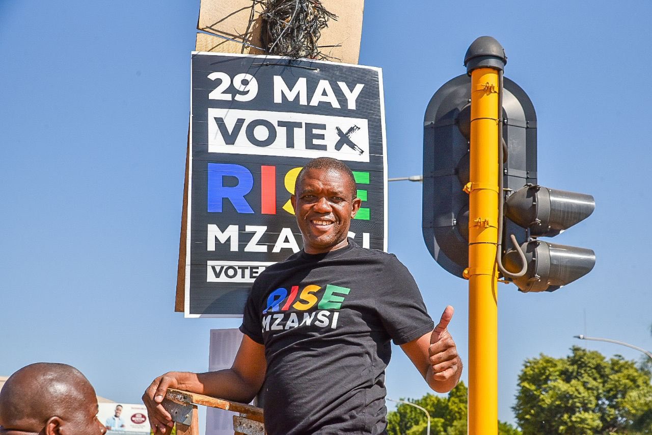 Songezo Zibi