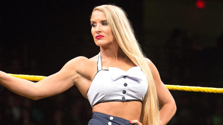 Lacey Evans
