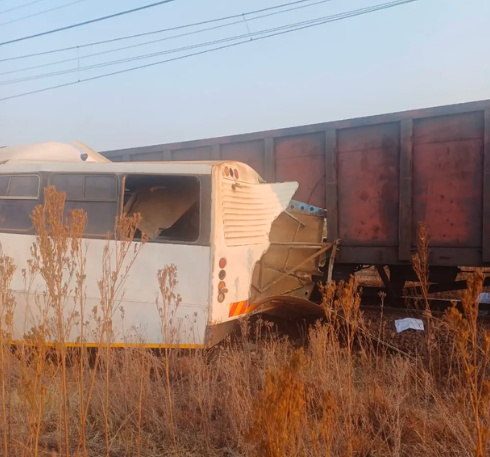 5 learners killed, 11 injured after train crashes into bus in Mpumalanga