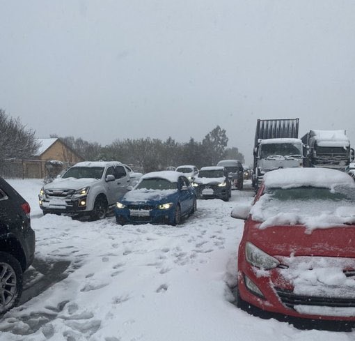 motorists are trapped in snow
