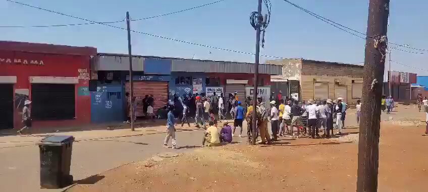 Spaza shops looted in Soweto over child deaths