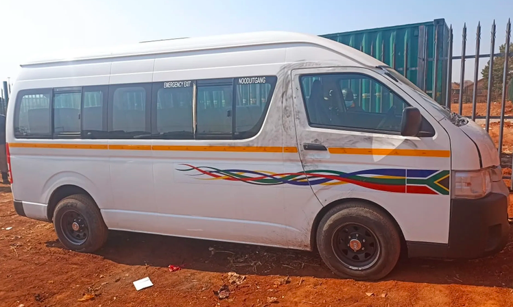 Taxi commuters robbed of mobile phones after Toyota Quantum was hijacked in Limpopo
