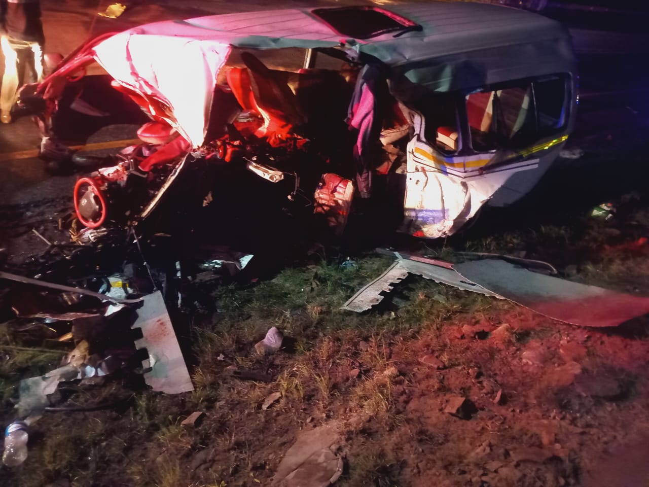 12 dead and 3 injured in head-on collision in Eastern Cape