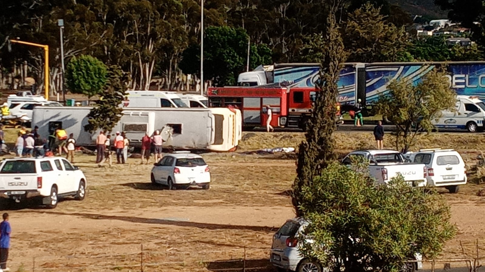 7 people die after bus overturns in Worcester