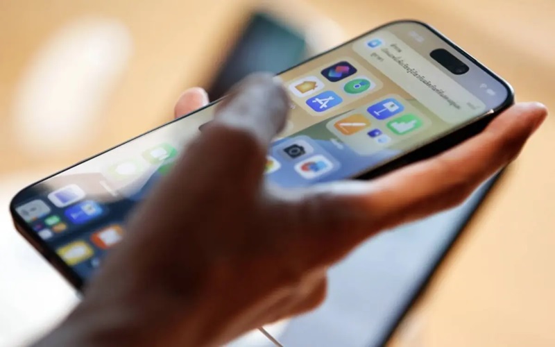 phone social media