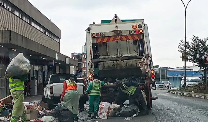 Pikitup workers resume duties after two-day protest over transport dispute